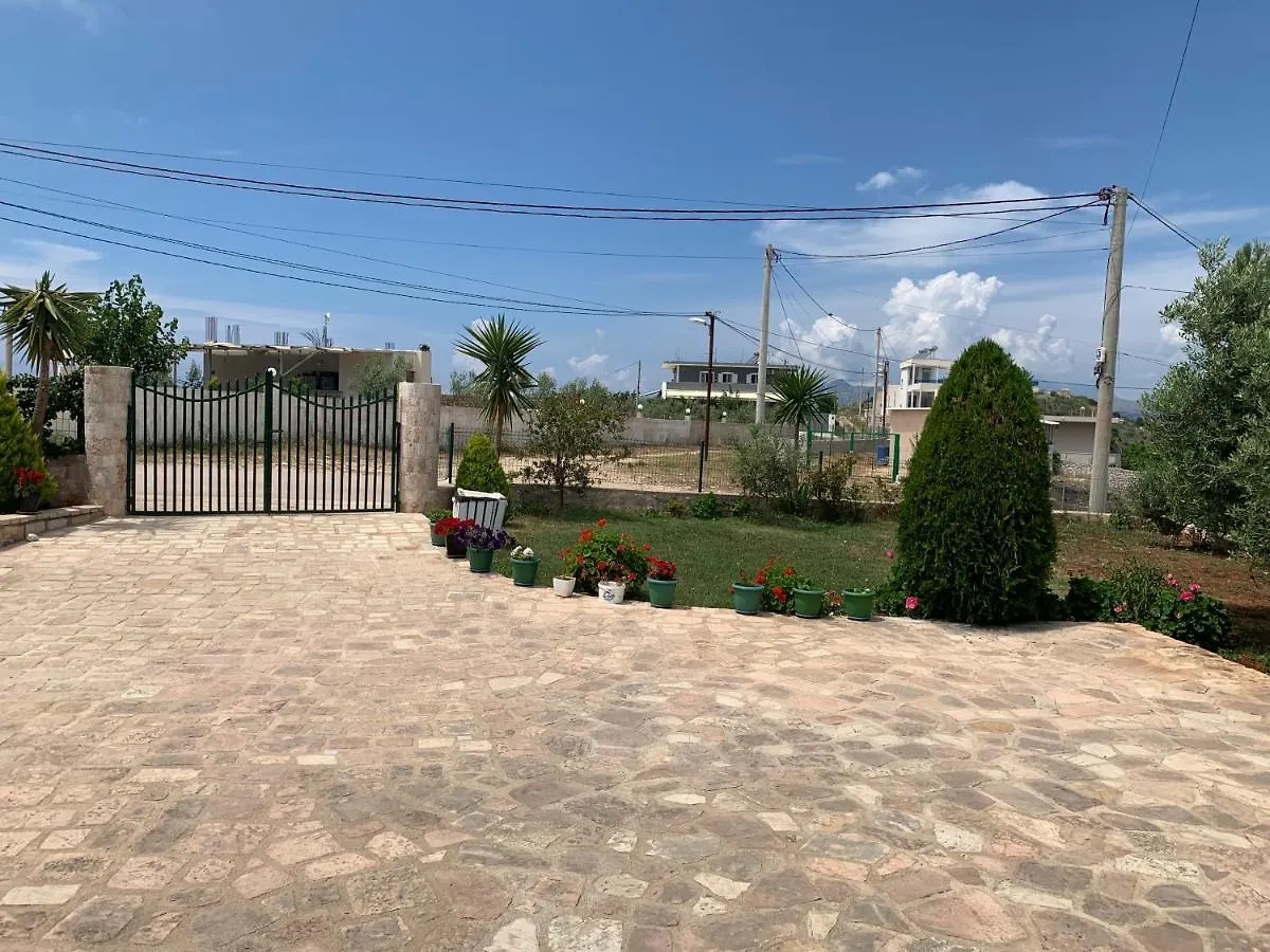 Villas Ermali Ksamil 0*,